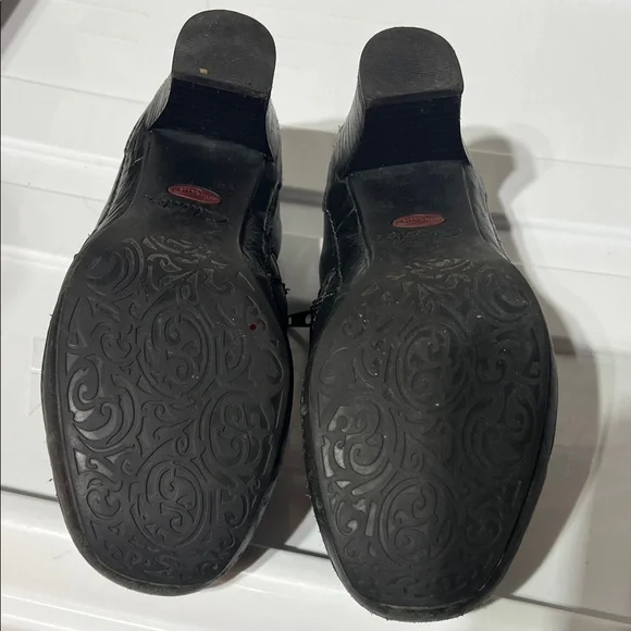 Clarks Black Leather Buckle Heels - Picture 5 of 11